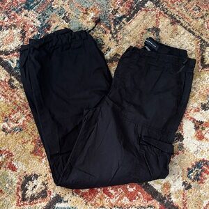 Aeropostale Women’s Black Parachute Cargo Pant
